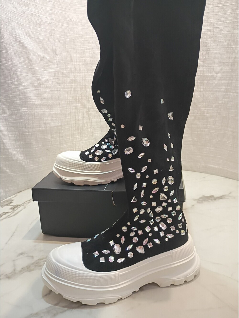 cape robbin Reesy Sneaker boots Size 8